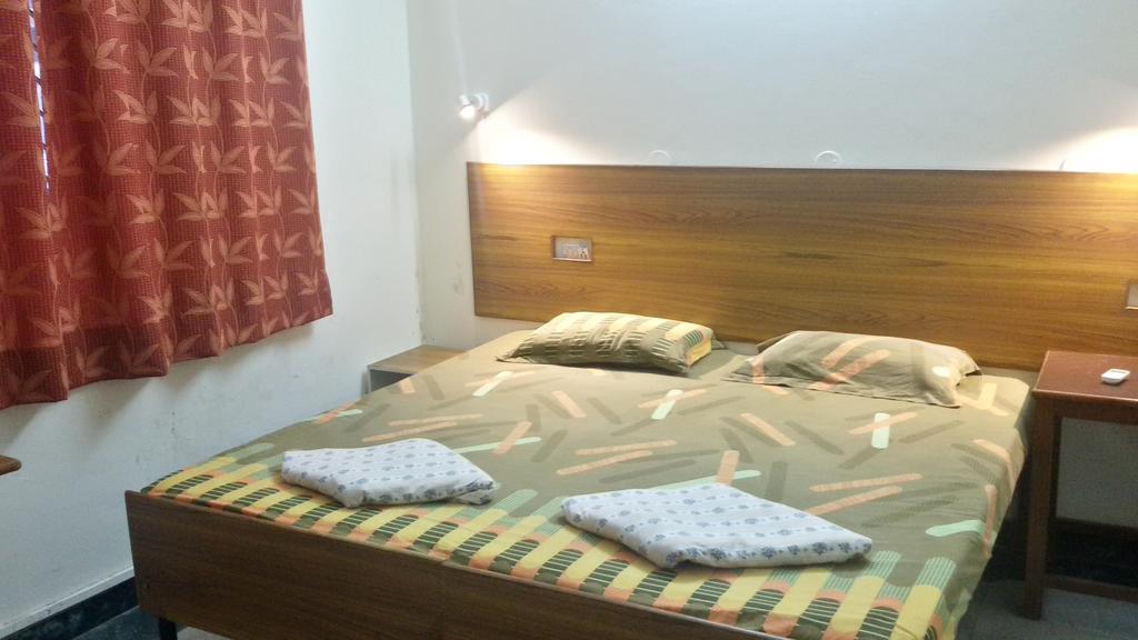 Hotel Sukhsadan Déhrádún Pokoj fotografie