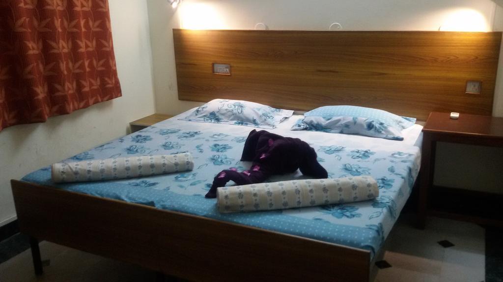Hotel Sukhsadan Déhrádún Pokoj fotografie